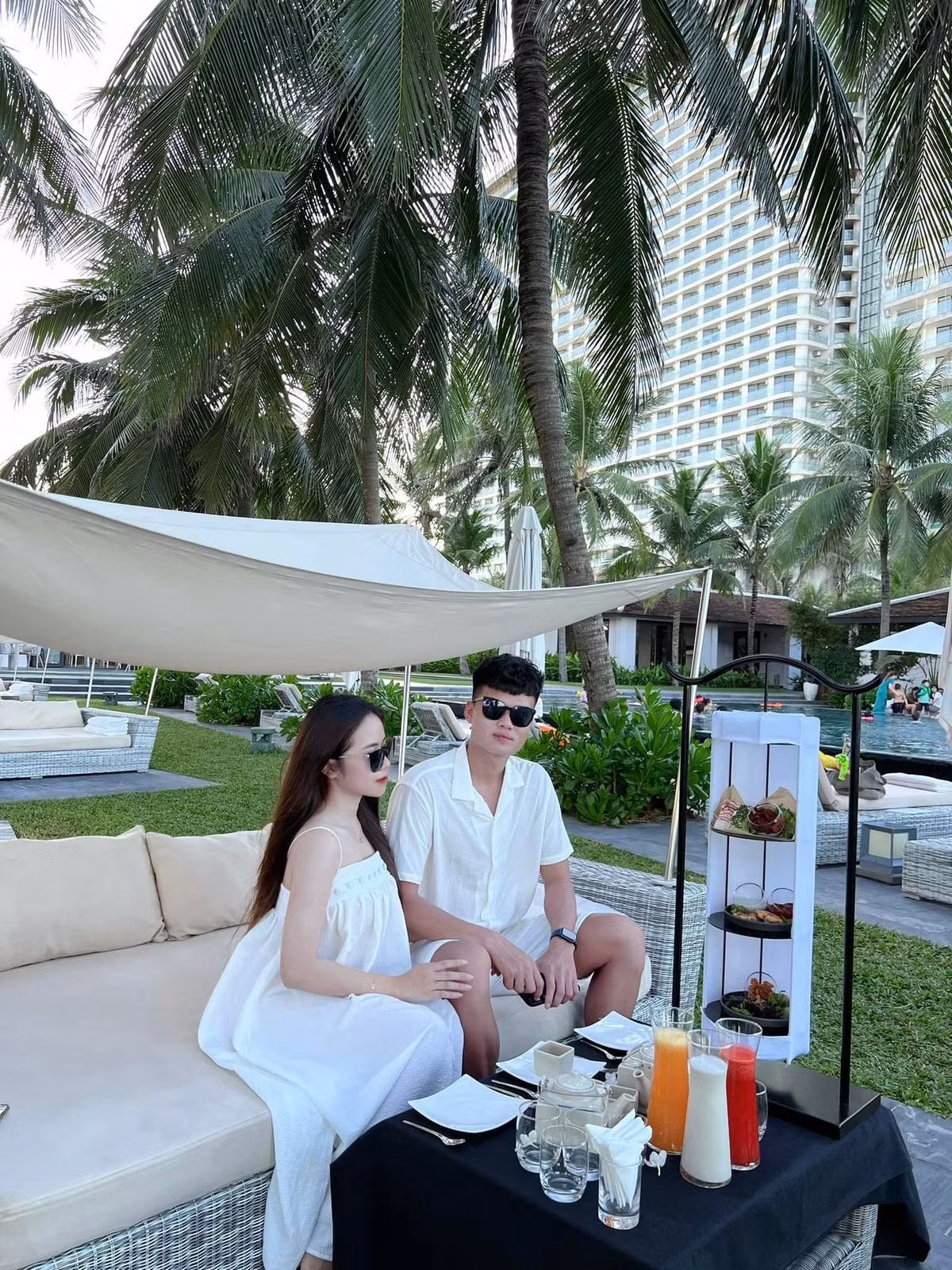 Hiện tại, Hoàng Yến đang làm việc trong lĩnh vực ngân hàng.
