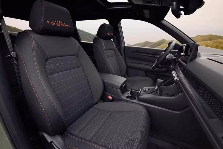 Dẫu vậy, Honda vẫn được ghi nhận là đã tận dụng tốt cơ hội. CR-V hiện là một trong những mẫu xe hybrid gầm cao bán chạy nhất tại thị trường Mỹ thời gian qua.