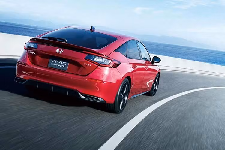 Đến tháng 4/2026, Honda Nhật Bản giới thiệu phiên bản Honda Civic e:HEV S+ SHIFT 2026 mới, ứng dụng hệ thống này từ mẫu Honda Prelude nhằm tăng cường cảm giác lái và sự tương tác giữa người lái với xe.