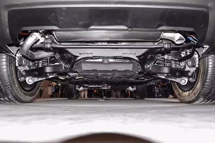 Tất cả các phiên bản của GAC Trumpchi Yue 7 đều sử dụng cùng hệ truyền động hybrid sạc điện (PHEV), gồm máy xăng tăng áp 4 xi-lanh, dung tích 1.5L, cho công suất tối đa 167 mã lực. Động cơ kết hợp với mô-tơ điện và pin có dung lượng 28,3 kWh hoặc 45,9 kWh, tùy phiên bản.