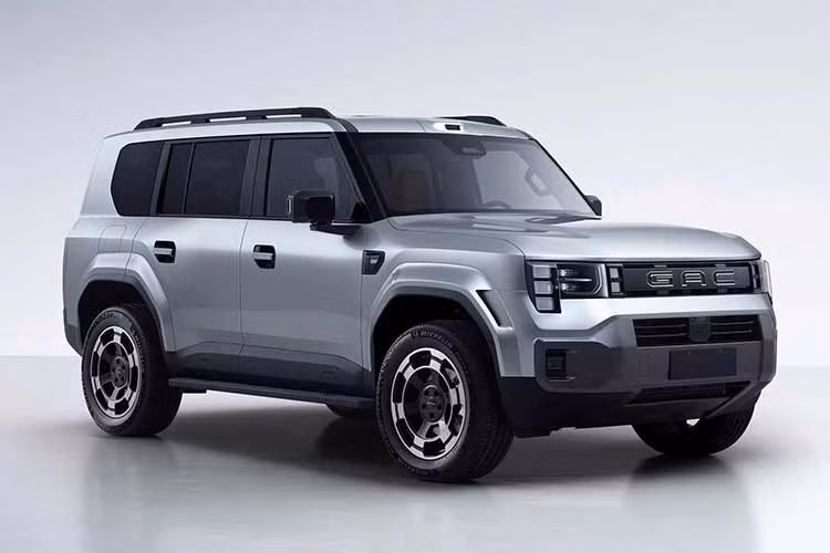 GAC Trumpchi Yue 7 chắc chắn là bước khởi đầu mới cho dòng SUV việt dã của thương hiệu. Trumpchi thực sự cần một điểm đột phá để thoát khỏi tình thế hiện tại. Nguyên nhân cốt lõi nằm ở việc định vị thương hiệu trong thời gian dài khá mơ hồ vừa “chậm nửa nhịp so với BYD, chậm một nhịp so với Li Auto” vừa bị gắn mác là “hãng chuyên bán xe MPV”.