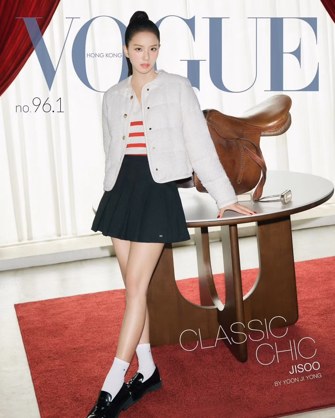 Xuất hiện trên ấn phẩm mới nhất của Vogue Hong Kong, Kim Jisoo khiến công chúng toàn cầu không khỏi trầm trồ khi khoe trọn nhan sắc đỉnh cao và thần thái sang trọng trong bộ ảnh đón tuổi mới.