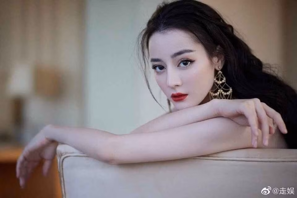 Các dự án phim ảnh gần đây cho thấy một nỗ lực làm mới mình, tìm kiếm sự công nhận ở khía cạnh một diễn viên thực lực thay vì chỉ là một "bình hoa di động" của "mỹ nhân Tân Cương".