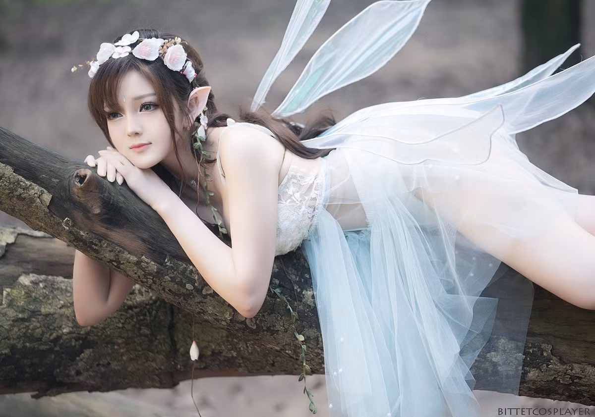 Có duyên với cosplay, thời kỳ đỉnh cao, Trang Bít Tết liên tiếp tung ra những bộ ảnh biến hình ấn tượng, chất lượng, được đầu tư kỹ lưỡng. Trong đó, loạt khoảnh khắc cosplay Yasuo Liên Minh Huyền Thoại từng khiến biết bao chàng trai được phen chao đảo. Ảnh sử dụng trong bài: FBNV