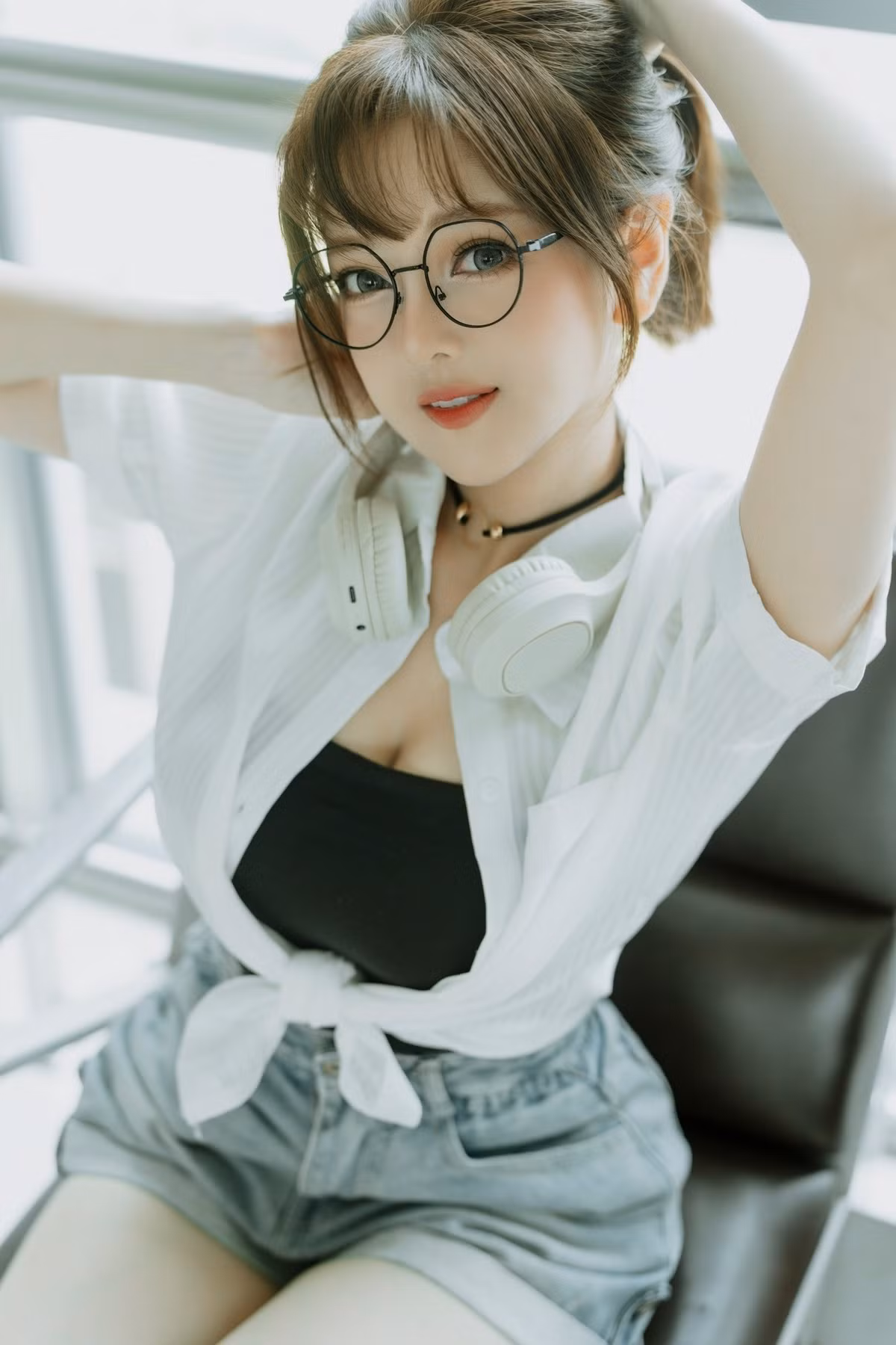 Trang Bít Tết (1996) - nữ coser kiêm game thủ khá nổi tiếng trong cộng đồng game Việt. Cô bắt đầu được dân tình chú ý từ khi nhận lời trở thành admin trong game online bắn súng Xuất Kích, đồng thời thực hiện một bộ ảnh cosplay cực đẹp về tựa game này.