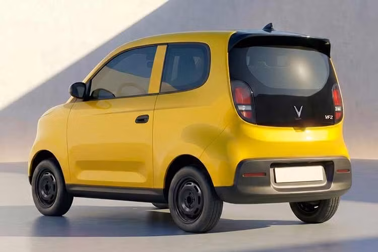 Bộ pin dung lượng khả dụng 18,3 kWh cho quãng đường di chuyển tới 210 km sau mỗi lần sạc đầy theo tiêu chuẩn NEDC. Với công suất sạc nhanh tối đa từ 24 kW, VF 2 chỉ mất khoảng 34 phút để sạc từ 10% lên 70% pin.
