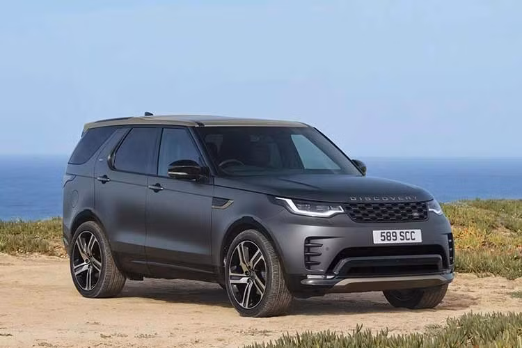 Tại thị trường Mỹ, Land Rover Discovery S tiêu chuẩn có giá bán khởi điểm từ 64.900 USD. Con số tương ứng của Land Rover Discovery Landmark là 70.800 USD. Trong khi đó, phiên bản Tempest cao cấp nhất có giá từ 84.300 USD.