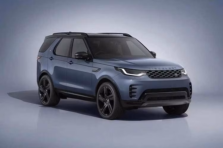 Land Rover Discovery thế hệ thứ 5 được giới thiệu vào mùa thu năm 2016 và dường như đang chuẩn bị khép lại vòng đời. Việc Land Rover ra mắt bản đặc biệt Landmark được xem là dấu hiệu cho thấy mẫu SUV này đang bước vào giai đoạn cuối của vòng đời sản phẩm. Điều này khá bất ngờ vì đến thời điểm này, vẫn chưa xuất hiện các nguyên mẫu của Land Rover Discovery thế hệ hoàn toàn mới.