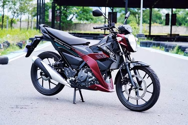 Theo đại diện Suzuki Việt Nam cho biết, Satria 2026 mới là bước đi tiếp theo trong chiến lược phát triển dài hạn của hãng tại thị trường Việt Nam, tập trung vào nhóm khách hàng trẻ yêu thích trải nghiệm lái thể thao kết hợp tiện ích công nghệ.