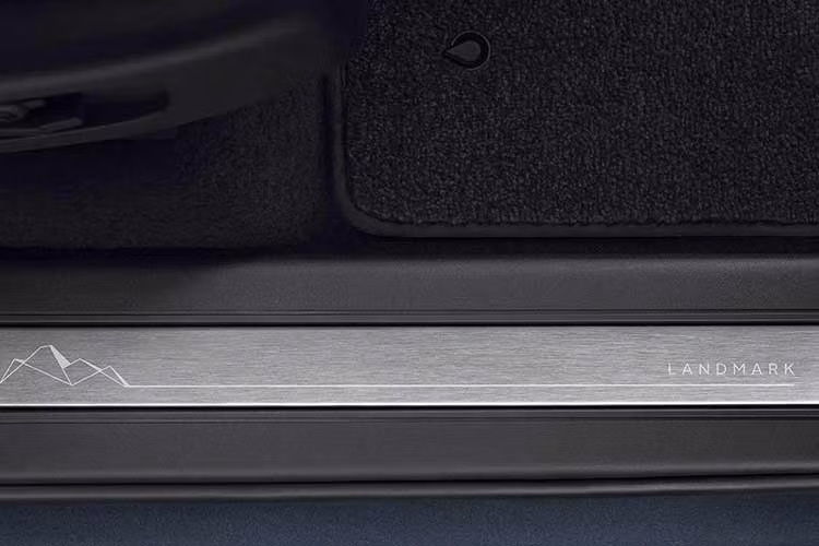 Ở phiên bản Tempest cao cấp nhất, xe được bổ sung một số thay đổi nhỏ như màu sơn xám Borasco Grey mới. Bên trong khoang lái, xe dùng chất liệu bọc nội thất mới cùng ghế trước tích hợp chức năng massage và ghế lái nhớ vị trí.
