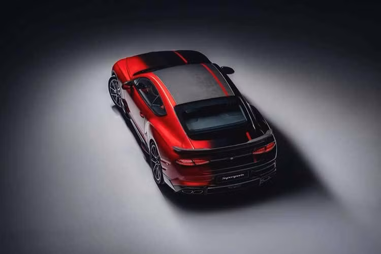Đối với những người mua muốn sở hữu một chiếc xe Bentley Supersports hiếm hơn nữa, chi nhánh cá nhân hoá Mulliner đã cho ra mắt một "Chủ đề thiết kế" (design theme) mới với lớp sơn bất đối xứng mà nhìn qua, giống một mẫu xe độ hơn là xe "zin" xuất xưởng từ nhà máy.