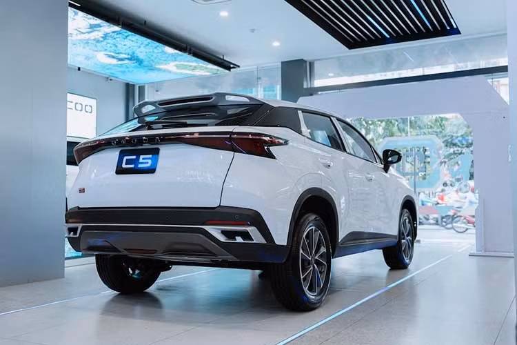 Sự xuất hiện của phiên bản mới không chỉ giúp hoàn thiện dải sản phẩm Omoda C5 tại Việt Nam mà còn mang đến thêm lựa chọn dành cho những khách hàng đang tìm kiếm một mẫu SUV đô thị có chi phí hợp lý.