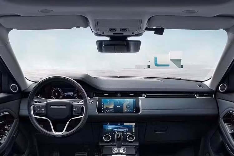 Mức giá khoảng 180.000 Nhân dân tệ giúp giấc mơ sở hữu một chiếc Land Rover trở nên gần gũi hơn. Tuy nhiên, mua xe mới chỉ là bước khởi đầu, bởi chi phí sử dụng và bảo dưỡng mới là yếu tố đáng cân nhắc lâu dài. Là một thương hiệu xe sang, chi phí bảo dưỡng định kỳ, bảo hiểm và nhiên liệu của Range Rover Evoque L đều cao hơn đáng kể so với các mẫu xe liên doanh phổ thông.