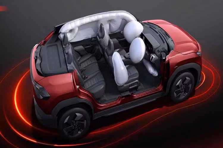 Các lãnh đạo của Toyota cho biết, Ebella sẽ khác biệt ở một vài điểm về ngoại hình so với e Vitara, với thiết kế bên ngoài và hệ thống âm thanh bên trong khác biệt, cũng như tích hợp với ứng dụng di động của Toyota. Các lãnh đạo tập đoàn cũng nhấn mạnh dịch vụ hậu mãi của Toyota như một điểm khác biệt nữa.