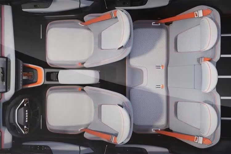 Dù là một mẫu SUV cỡ nhỏ, Epiq sở hữu thông số khoang hành lý khá ấn tượng với dung tích tiêu chuẩn 475 lít. Khi gập hàng ghế sau, không gian chứa đồ có thể mở rộng lên tới 1.344 lít, đáp ứng tốt nhu cầu di chuyển đa dạng của gia đình trong đô thị lẫn các chuyến đi xa.