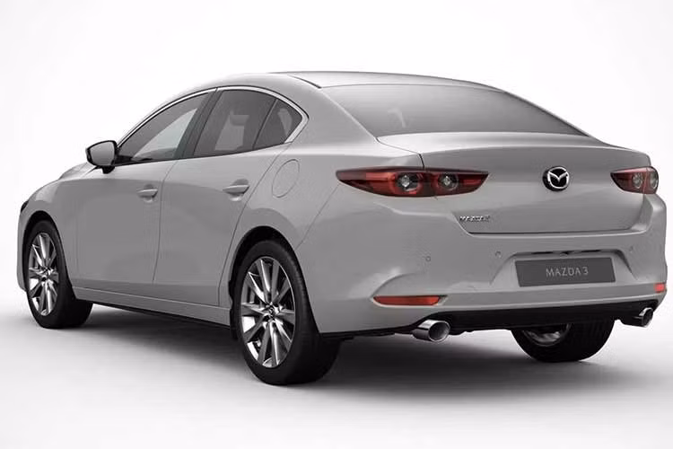 Tại Úc, Mazda3 gần nhất được cập nhật vào cuối năm 2025. Tuy nhiên, thay đổi chủ yếu là cắt giảm một số trang bị trên các phiên bản tầm trung để giữ giá bán cạnh tranh. Đại diện Mazda Úc từng cho biết hãng muốn “giảm thiểu tối đa tác động tới khách hàng” khi thực hiện các thay đổi nhỏ về cấu hình xe.