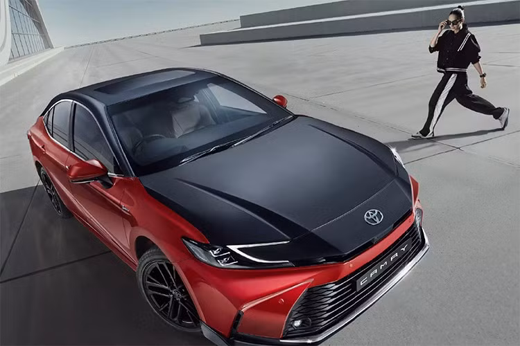 Mẫu xe sedan Toyota Camry Sprint Edition đặc biệt này được phát triển bởi Toyota Kirloskar Motor, liên doanh giữa Toyota và Kirloskar Group, chuyên sản xuất và phân phối xe Toyota tại Ấn Độ.