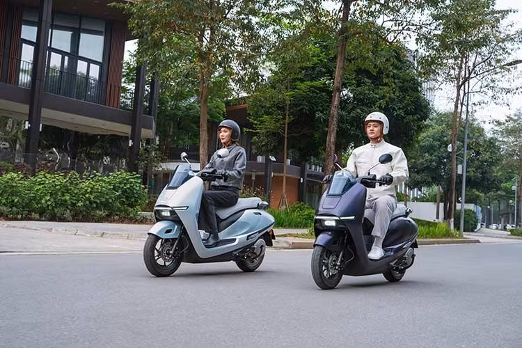 Mẫu xe máy điện Honda UC3 có mức giá bán lẻ đề xuất từ 78,5 triệu cho phiên bản tiêu chuẩn và 79,9 triệu đồng cho bản đặc biệt. Ngoài ra, xe còn đang được Honda Việt Nam đưa ra gói giá bán kích cầu từ 56,5 - 57,9 triệu đồng cho từng phiên bản.