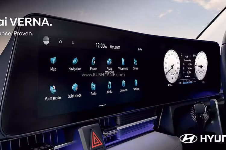 Chưa dừng ở đó, Hyundai còn trang bị nhiều công nghệ tiên tiến cho Accent mới nhằm nâng cao tiện ích và khả năng hỗ trợ lái như hệ thống âm thanh Bose 8 loa, bảng điều khiển chuyển đổi giữa hệ thống giải trí/điều hòa, hỗ trợ kết nối Android Auto/Apple CarPlay không dây, cửa sổ trời chỉnh điện, hệ thống camera quan sát toàn cảnh 360 độ, màn hình hiển thị điểm mù,...