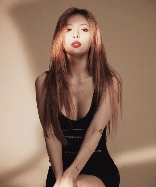 Trên mạng xã hội, tin đồn HyunA mang thai lan truyền nhanh chóng, buộc công ty quản lý phải lên tiếng phủ nhận.