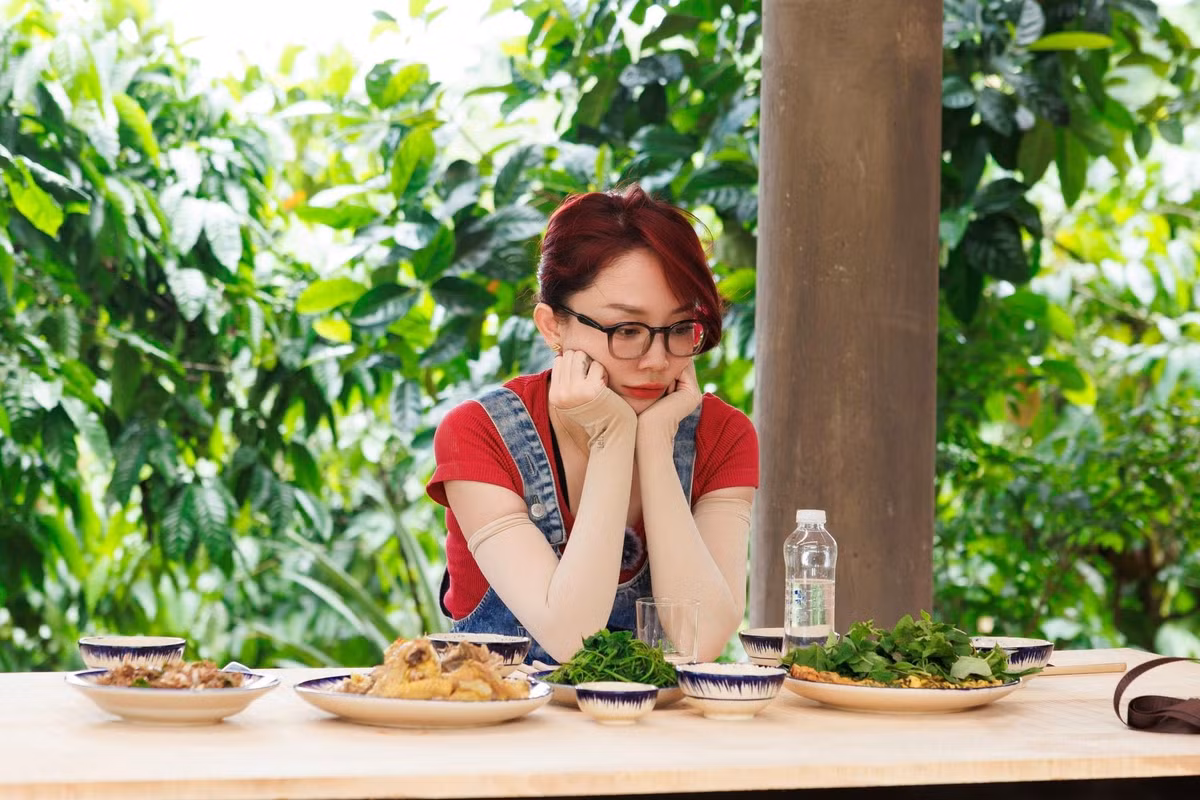 Nhan sắc của Tóc Tiên cũng được đánh giá ngày càng thăng hạng. Ở tuổi ngoài 30, nữ ca sĩ vẫn sở hữu vóc dáng săn chắc, thần thái tự tin và gu thời trang không thể nhầm lẫn.