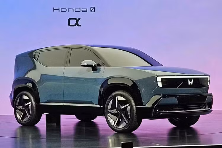 Theo Honda, mẫu xe này thể hiện khái niệm phát triển của dòng 0 Series là "mỏng, nhẹ và thông minh". Triết lý này thể hiện nỗ lực của Honda nhằm tránh xa kích thước và trọng lượng ngày càng tăng của nhiều loại xe điện hiện đại, thay vào đó là theo đuổi những loại xe hiệu quả hơn, thông minh hơn và mang lại cảm xúc lái xe tốt hơn.