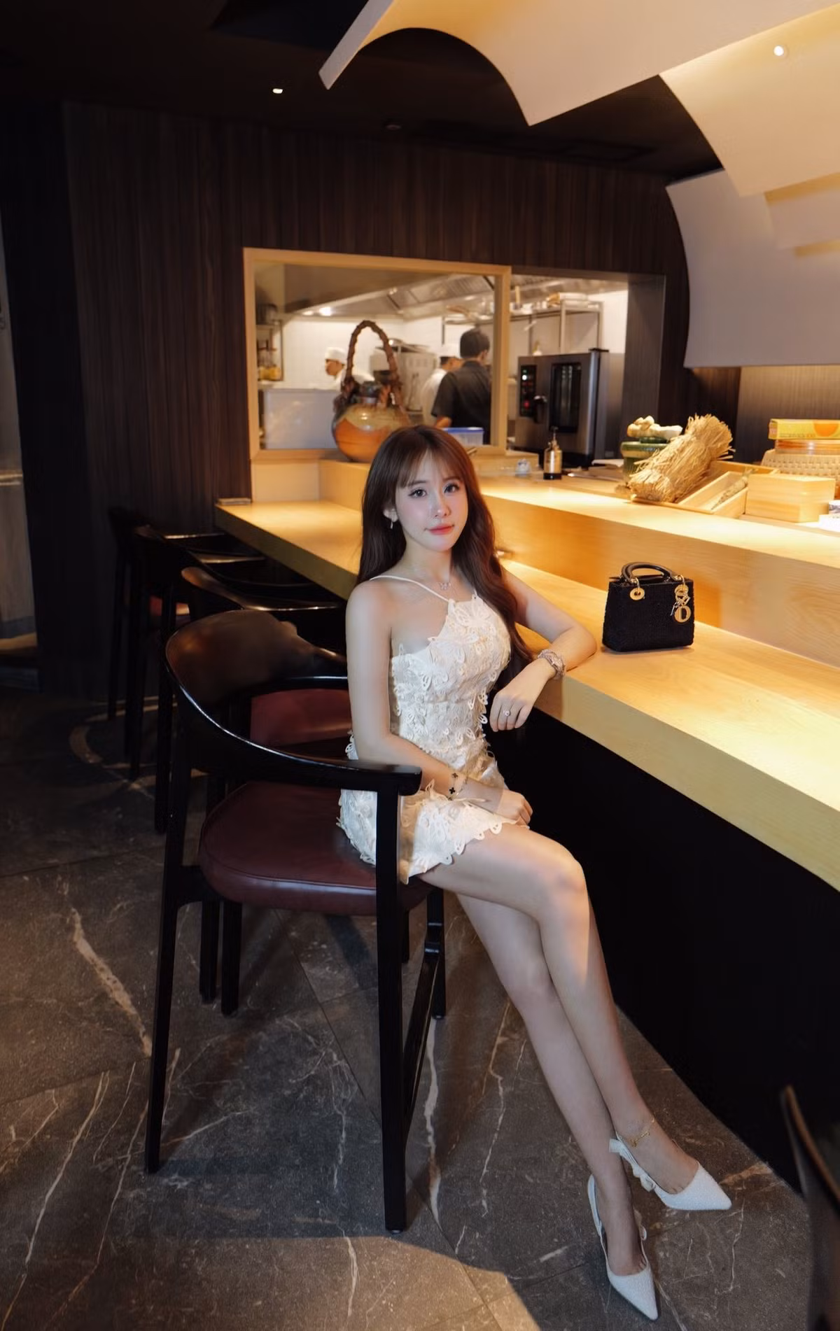 Tuyết Anh thường xuyên chia sẻ về phong cách sống, làm đẹp và thời trang, đồng thời tham gia làm mẫu ảnh cho nhiều nhãn hàng. Hình ảnh chỉn chu, tích cực giúp cô sở hữu lượng người theo dõi đáng kể và trở thành gương mặt quen thuộc với giới trẻ.