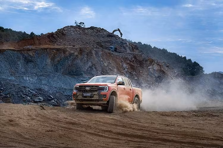 Theo ông Ruchik Shah, TGĐ Ford Việt Nam, "Với dải sản phẩm Ranger được nâng cấp, chúng tôi mang đến cho khách hàng Việt Nam nhiều lựa chọn hơn, nhiều công nghệ và tiện nghi hơn,tối ưu khả năng vận hành và các chi phí sở hữu. Ranger không chỉ tiếp tục thiết lập những chuẩn mực mới trong phân khúc, mà còn giúp khách hàng tự tin bứt phá giới hạn và sẵn sàng cho mọi thử thách".