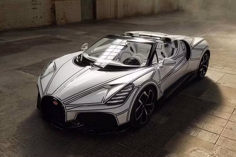 Bugatti vừa hé lộ thêm một chiếc siêu xe W16 Mistral đặc biệt được "thửa riêng", độc đáo hơn bất kỳ phiên bản nào trước đây. Mẫu hypercar mui trần khổng lồ này sở hữu thân xe được trang trí bằng sứ cao cấp nhất, và hiệu quả mà nó mang lại thực sự ấn tượng.
