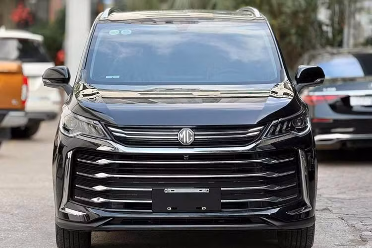 Việc liên tục được ưu đãi sâu cho thấy MG G50 vẫn đang gặp nhiều thách thức trong cuộc cạnh tranh ở phân khúc MPV cỡ trung, đặc biệt khi phải đối đầu không chỉ với các mẫu xe động cơ đốt trong mà còn với làn sóng xe điện đang ngày càng gia tăng sức ảnh hưởng tại thị trường Việt Nam.