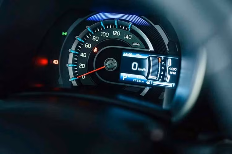 Các công nghệ như ga tự động thích ứng Adaptive Cruise Control, hỗ trợ giữ làn, cảnh báo điểm mù và cảnh báo phương tiện cắt ngang phía sau giờ đây đều trở thành trang bị tiêu chuẩn trên mọi phiên bản.