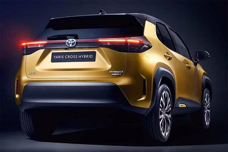 Về hệ truyền động, Toyota nhiều khả năng vẫn tiếp tục sử dụng cấu hình hybrid quen thuộc với động cơ xăng 1.5L mã 2NR-VEX kết hợp cùng mô-tơ điện. Hệ thống này cho tổng công suất khoảng 111 mã lực và đi kèm hộp số tự động E-CVT cùng hệ dẫn động cầu trước.