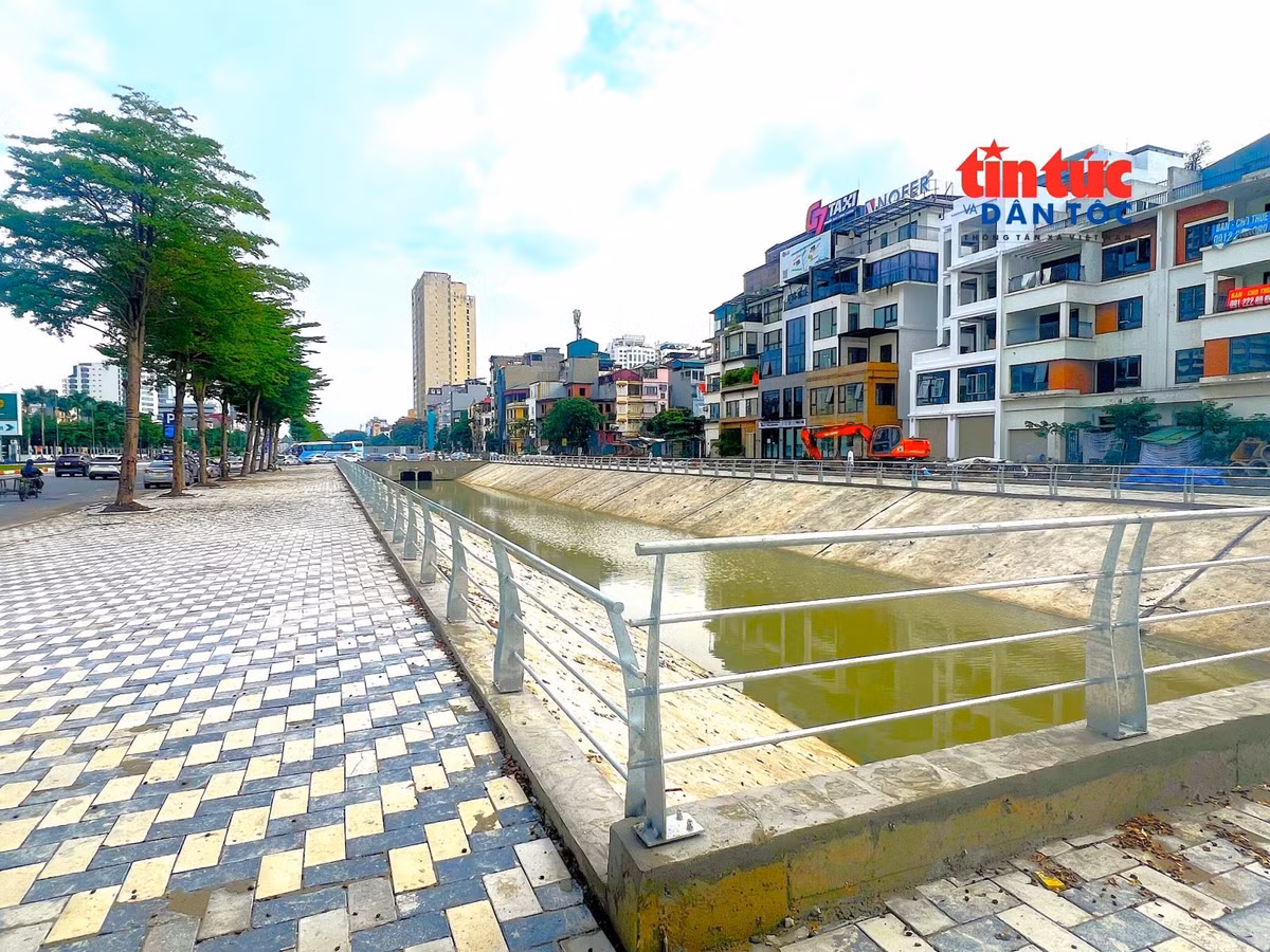 Trong những trận mưa lớn gần đây, đường Xuân Tảo không xuất hiện tình trạng ngập úng, người dân rất phấn khởi.