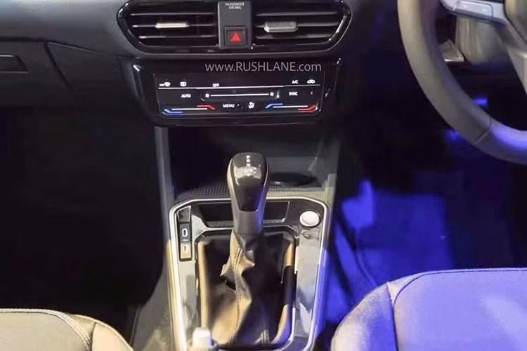 Theo một số nguồn tin, Volkswagen từng có kế hoạch sử dụng cái tên Tera cho mẫu xe này tại thị trường Nam Phi. Tuy nhiên, đơn đăng ký tên gọi đã bị xung đột, nhiều khả năng là do mẫu xe Nissan Terra. Sau đó, Volkswagen bắt đầu tìm kiếm một tên gọi mới và đưa ra 4 lựa chọn gồm Tengo, Tavi, Tiva và Tion.