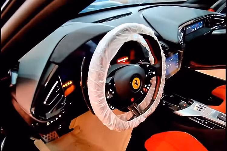 Gallery - [GALLERY] Tận thấy siêu xe Ferrari 12 Cilindri bạc tỷ đầu tiên tại Việt Nam - image 5