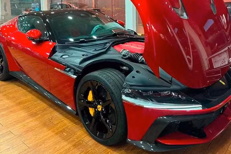 Gallery - [GALLERY] Tận thấy siêu xe Ferrari 12 Cilindri bạc tỷ đầu tiên tại Việt Nam - image 8