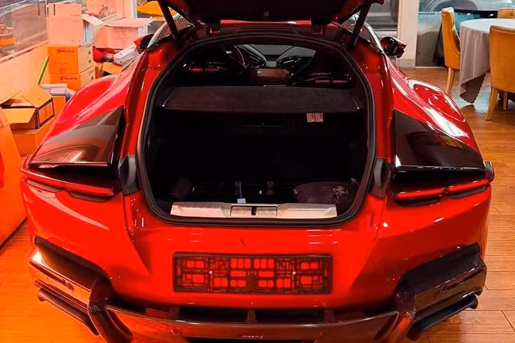 Gallery - [GALLERY] Tận thấy siêu xe Ferrari 12 Cilindri bạc tỷ đầu tiên tại Việt Nam - image 11