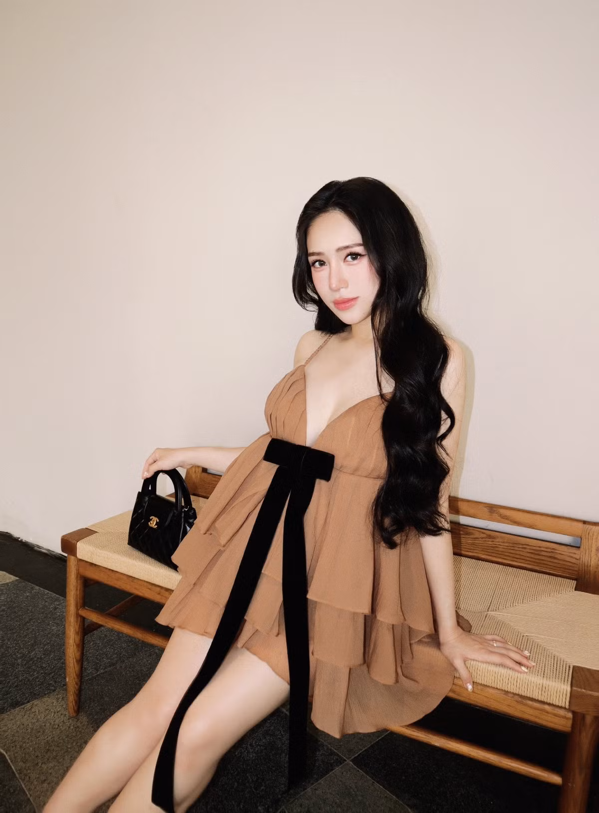 Với các lần mang thai khá gần nhau, nhiều người cho rằng việc nhanh chóng lấy lại vóc dáng như rich kid sinh năm 1999 là điều đáng ngưỡng mộ.