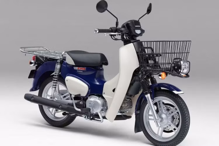 Vẫn giữ ADN thiết kế đặc trưng của dòng Super Cub, mẫu xe máy Honda Cub 110 Pro 2025 mới được bổ sung một số các phụ kiện chính hãng ngay khi xuất xưởng nhằm tối ưu cho mục đích chuyên trở hàng.