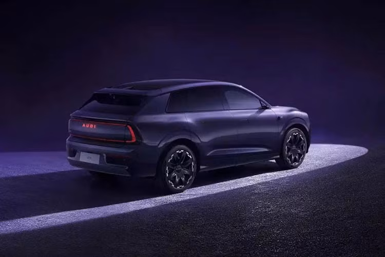 Chiếc SUV này có chiều dài gần 199 inch (5.049 mm), chiều rộng 79 inch (2.002 mm) và chiều cao 67 inch (1.708 mm). Nó có chiều dài cơ sở 120 inch (3.060 mm), và sẽ được trang bị hai loại hệ thống truyền động điện: một loại có công suất 402 mã lực và một loại khác có công suất 671 mã lực.