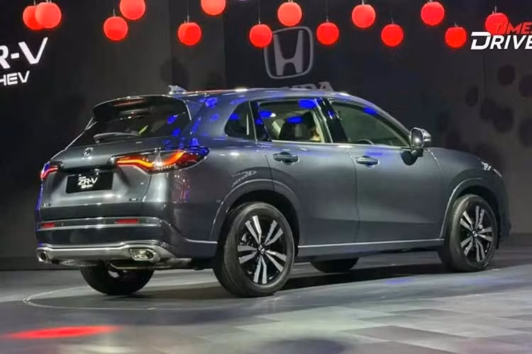 Tại thị trường Ấn Độ, ZR-V HEV được trang bị hệ truyền động hybrid với sự kết hợp của động cơ xăng 2.0 lít 4 xy-lanh kết hợp với mô tơ điện cho tổng công suất 184 mã lực và mô-men xoắn 315 Nm, dẫn động cầu trước qua hộp số tự động e-CVT. Xe có khả năng tăng tốc từ 0-100 km/h trong 8 giây, tốc độ tối đa điện tử 172 km/h và mức tiêu hao nhiên liệu công bố đạt 22,8 km/l.