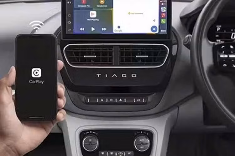 Thông số kỹ thuật của Tata Tiago 2026 vẫn chưa được công bố. Tuy nhiên, các báo cáo mới nhất cho biết Tiago sẽ tiếp tục sử dụng các hệ truyền động của đời cũ. Đầu tiên là động cơ xăng 3 xi-lanh, hút khí tự nhiên, dung tích 1.2L, cho công suất tối đa 85 mã lực. Thứ hai là động cơ chạy bằng khí nén thiên nhiên CNG mạnh 75 mã lực.