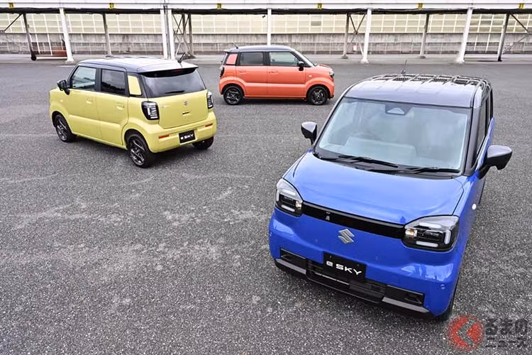 Khi có mặt trên thị trường, Suzuki e SKY EV sẽ cạnh tranh với những mẫu xe điện đô thị như Honda N-One e, Nissan Sakura EV và BYD Racco. Giá bán và các thông số kỹ thuật chi tiết sẽ được công bố gần thời điểm mở bán.