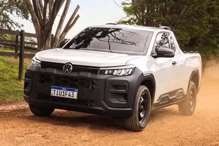 Theo Volkswagen, các nguyên mẫu của Tukan đã trải qua quá trình thử nghiệm với quãng đường hơn 2 triệu km. Hãng xe Đức chưa công bố thông số kỹ thuật chi tiết, nhưng xác nhận mẫu xe bán tải này sẽ được cung cấp động cơ xăng TSI 4 xi-lanh, tăng áp, dung tích 1.5L, kết hợp cùng công nghệ mild hybrid. Bên cạnh đó là các tùy chọn động cơ sử dụng đa nhiên liệu truyền thống.