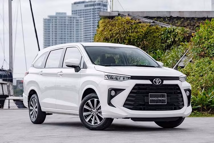 Toyota Avanza Premio: 35 xe ﻿Cũng như "người đồng hương" Honda Civic, Toyota Avanza Premio đã quay trở lại top 10 ôtô bán ế ẩm nhất thị trường Việt Nam. Mẫu MPV cỡ nhỏ này là lựa chọn của 35 khách hàng trong nước, giảm 7,5%. Con số tương ứng trong 7 tháng đầu năm 2026 của Toyota Avanza Premio là 462 xe.
