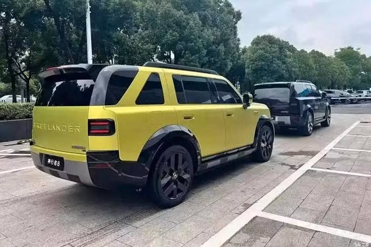 Mẫu SUV này có kích thước dài x rộng x cao lần lượt 5.118 x 2.050 x 1.898 mm và chiều dài cơ sở 3.040 mm. Một số hồ sơ đăng kiểm cho thấy chiều dài xe có thể lên tới 5.185 mm tùy theo cấu hình ngoại thất. Ngoài ra, xe còn hỗ trợ gói kéo moóc tùy chọn với tải trọng tối đa 2.000 kg. Tổng trọng lượng xe được công bố ở mức 3.495 kg.