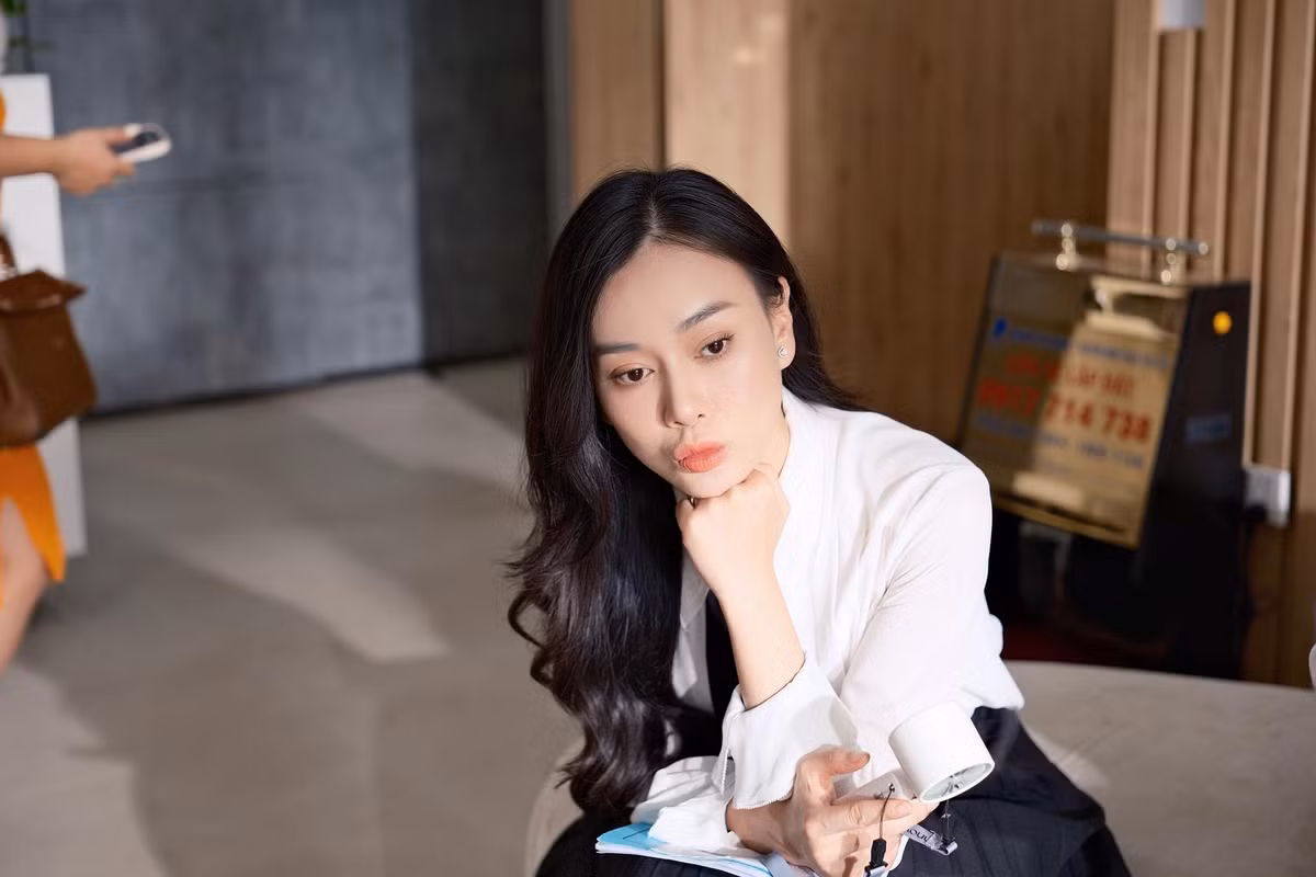 Trước đó, Phương Oanh tập trung cho tổ ấm, thường xuyên vào bếp nấu ăn cho Shark Bình và tận hưởng cuộc sống.