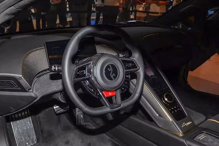 Về sức mạnh, Yangwang U9 Xtreme có thể hoàn thành một vòng đua trên đường đua Nürburgring Nordschleife trong thời gian 6 phút 59,157 giây, đứng đầu trong nhóm xe điện thương mại. Mẫu xe này cũng lập kỷ lục về thời gian chạy tại nhiều trường đua ở Trung Quốc, bao gồm Chu Châu, Chu Hải, Thành Đô và Thượng Hải.