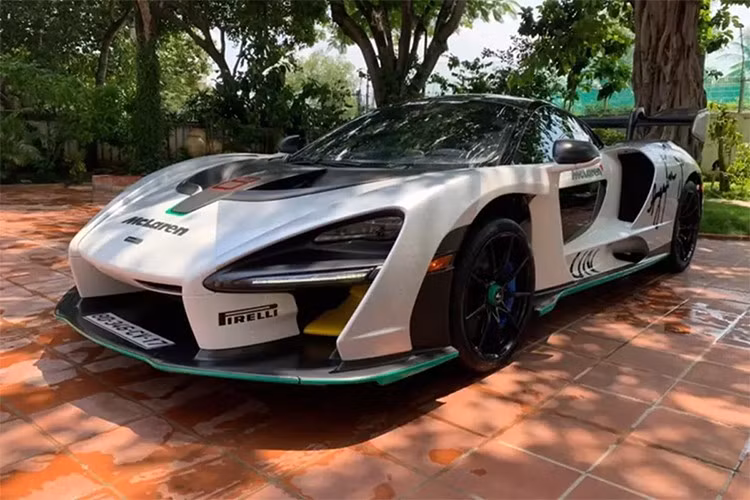 Được biết, chiếc xe McLaren Senna của "Qua" Vũ đã ra biển số Công vụ đã 3 năm và rất có thể lần ra Hà Nội này là để gia hạn biển số, trước khi được chủ nhân cho ra biển trắng, đúng như phong cách chơi xe của "Vua cà phê Việt" trước khi nó có thể xuất hiện cùng Bugatti Veyron hay các siêu xe khác trong nhiều sự kiện của tập đoàn.
