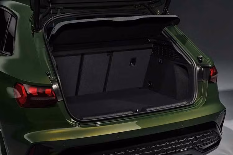 Các phiên bản PHEV nâng cấp của Audi A3 2027 mới cũng có khả năng kéo tối đa tăng thêm 300 kg, lên mức 1.700 kg.